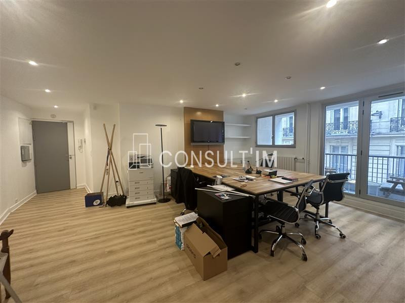 Bureaux de 110m² à louer dans un immeuble d'angle