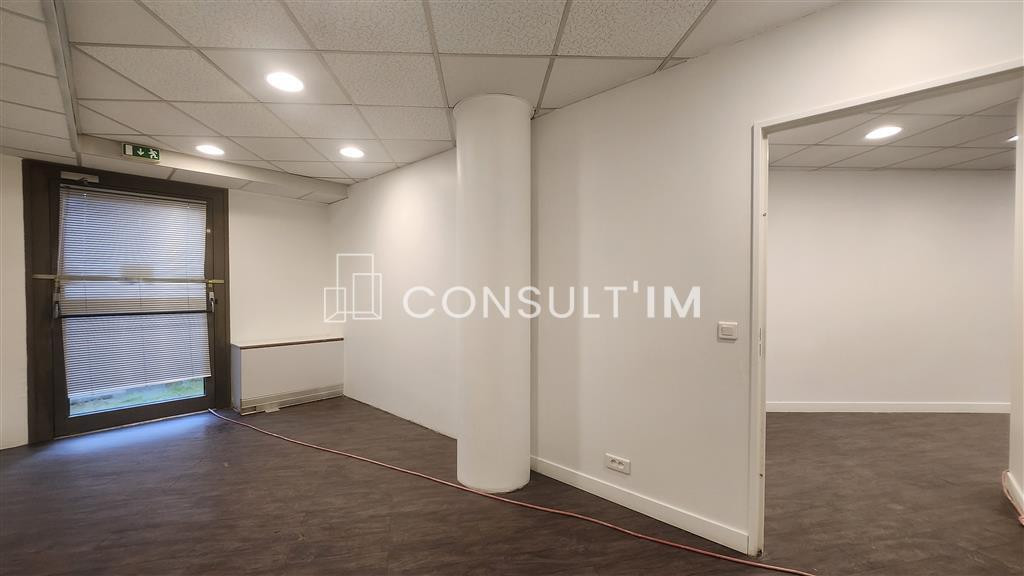 A louer bureaux en bon état à la frontière entre Courbevoie et La Garenne Colombes