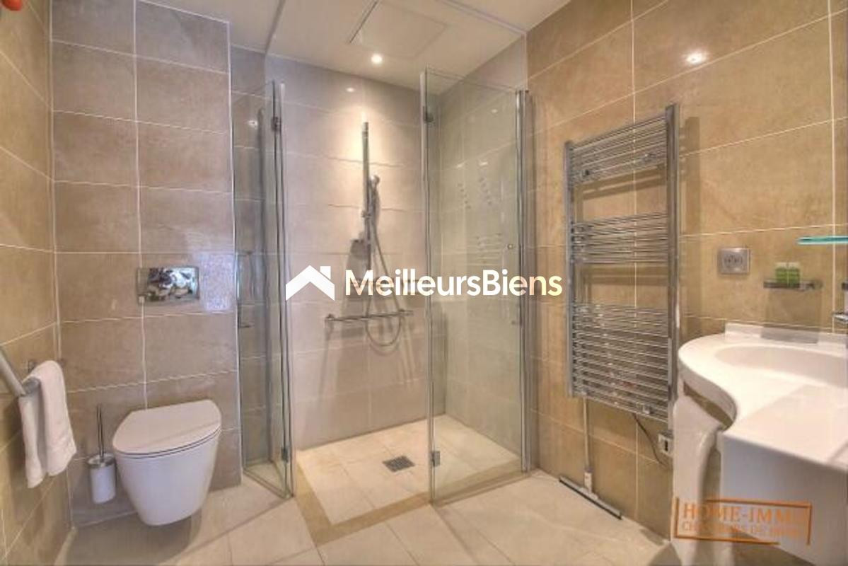 Fréjus centre ville- appartement au rez de chaussée à usage professionnel