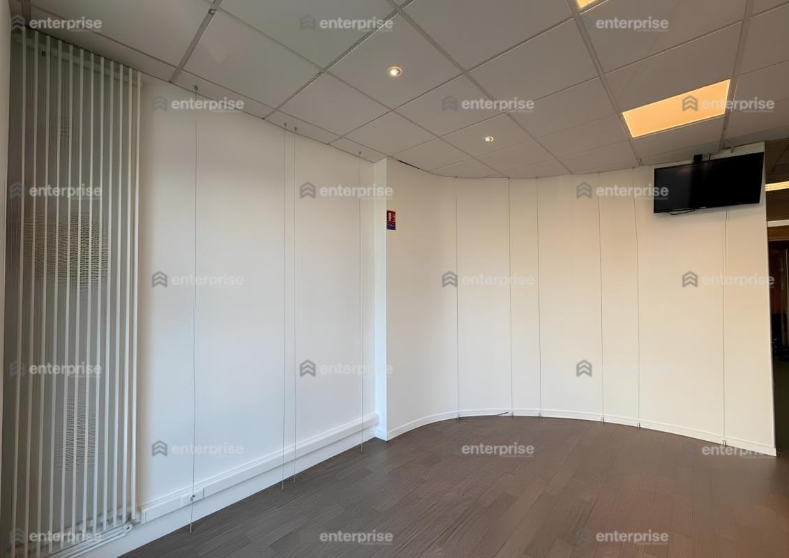 LOCAL COMMERCIAL 83M² PLAIN-PIED – AMIENS CENTRE-VILLE (IDÉAL CABINET / SERVICES)
