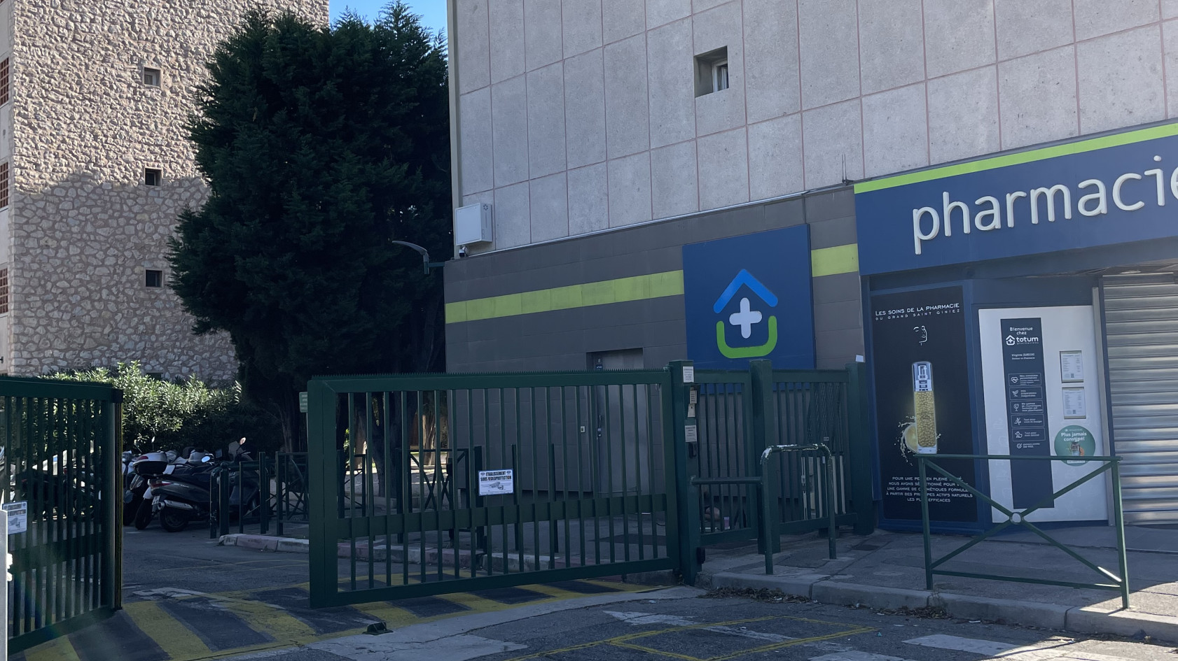 Marseille 8- Loue 2 cabinets refaits à neuf janv 2025