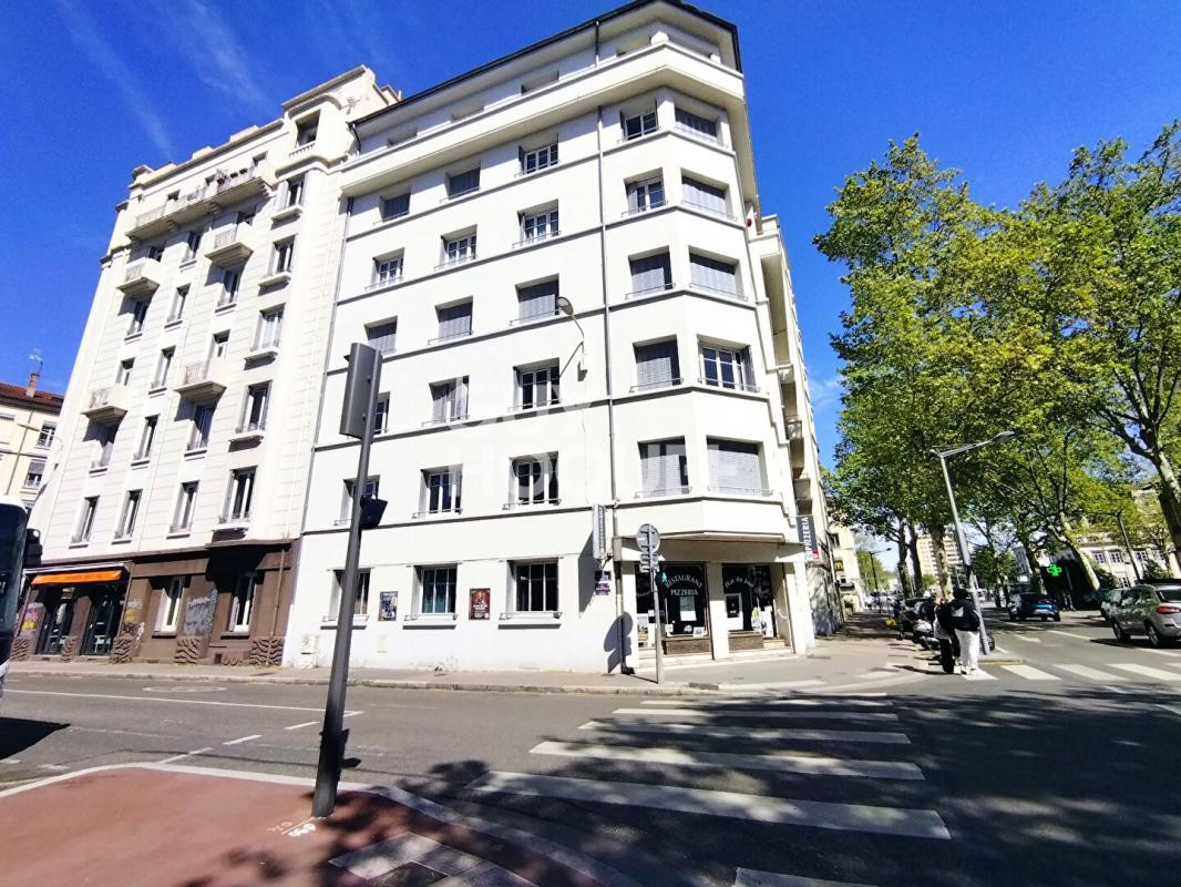 A vendre  à Grange Blanche - Murs commerciaux loués de 96 m² et 2 caves le 8ème arrondissement de Lyon (69003)