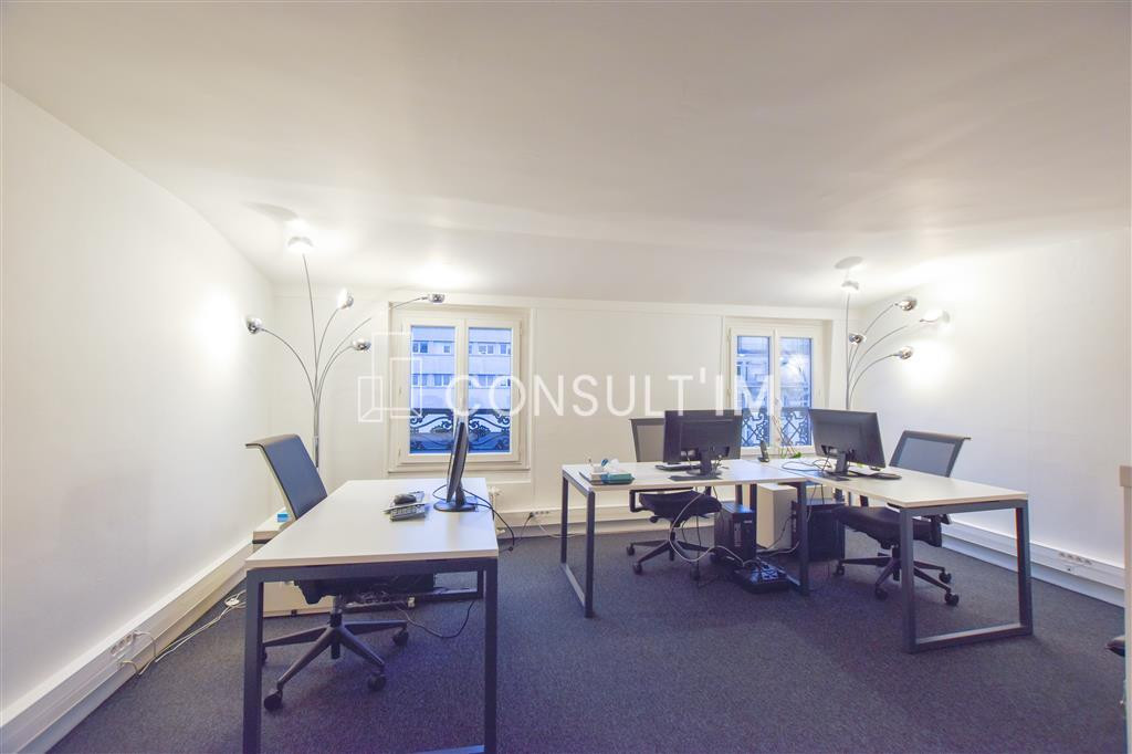 Bureaux lumineux avec vue dégagée