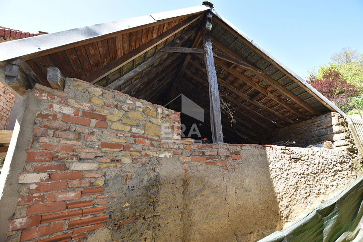Immeuble, dépendances et terrain à vendre - Iguerande