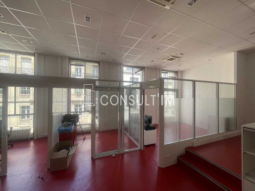 71m² de bureaux à louer proche du parc Monceau