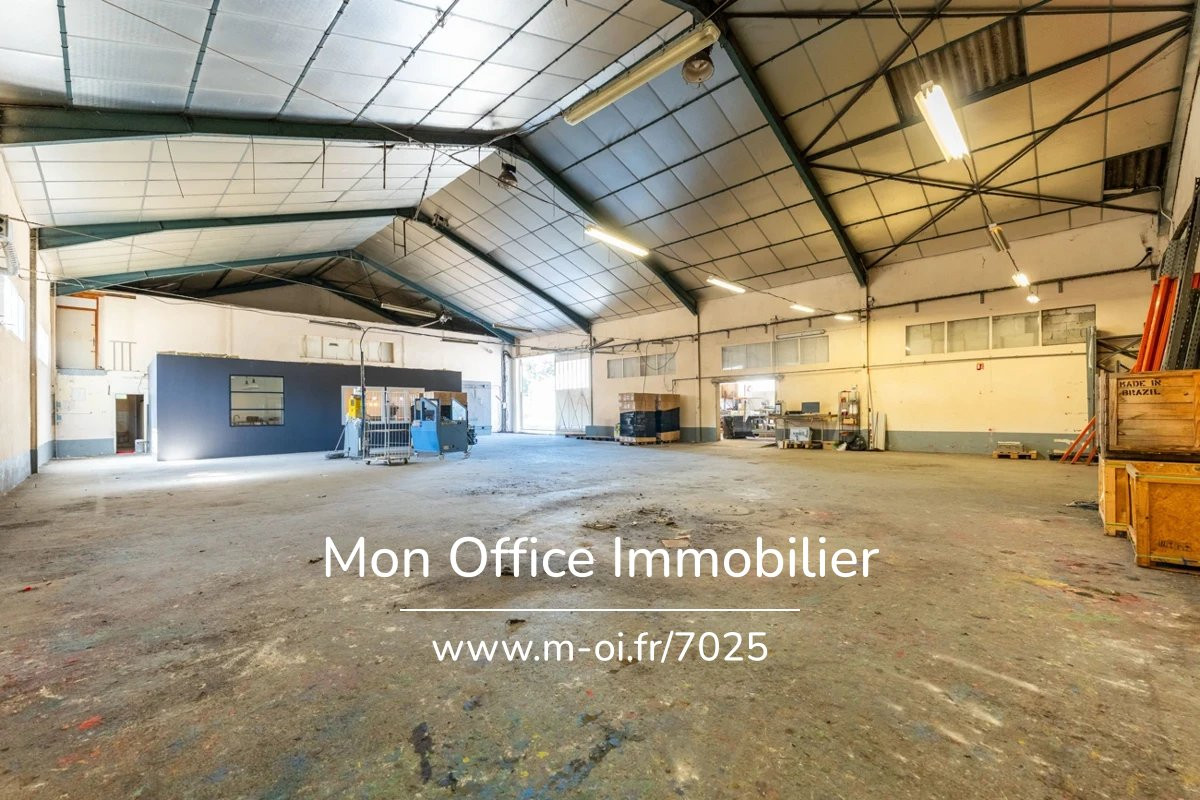 Référence : 7025-AUS. - Locaux professionnels - industriels / Entrepôt