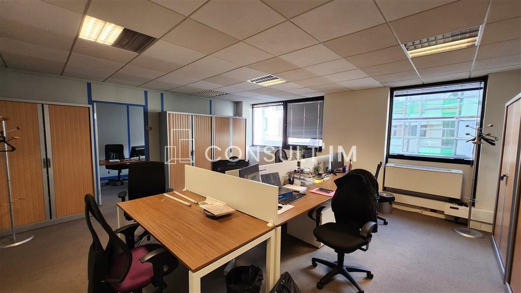 Plateau de bureaux à louer au 1er étage au coeur de Levallois