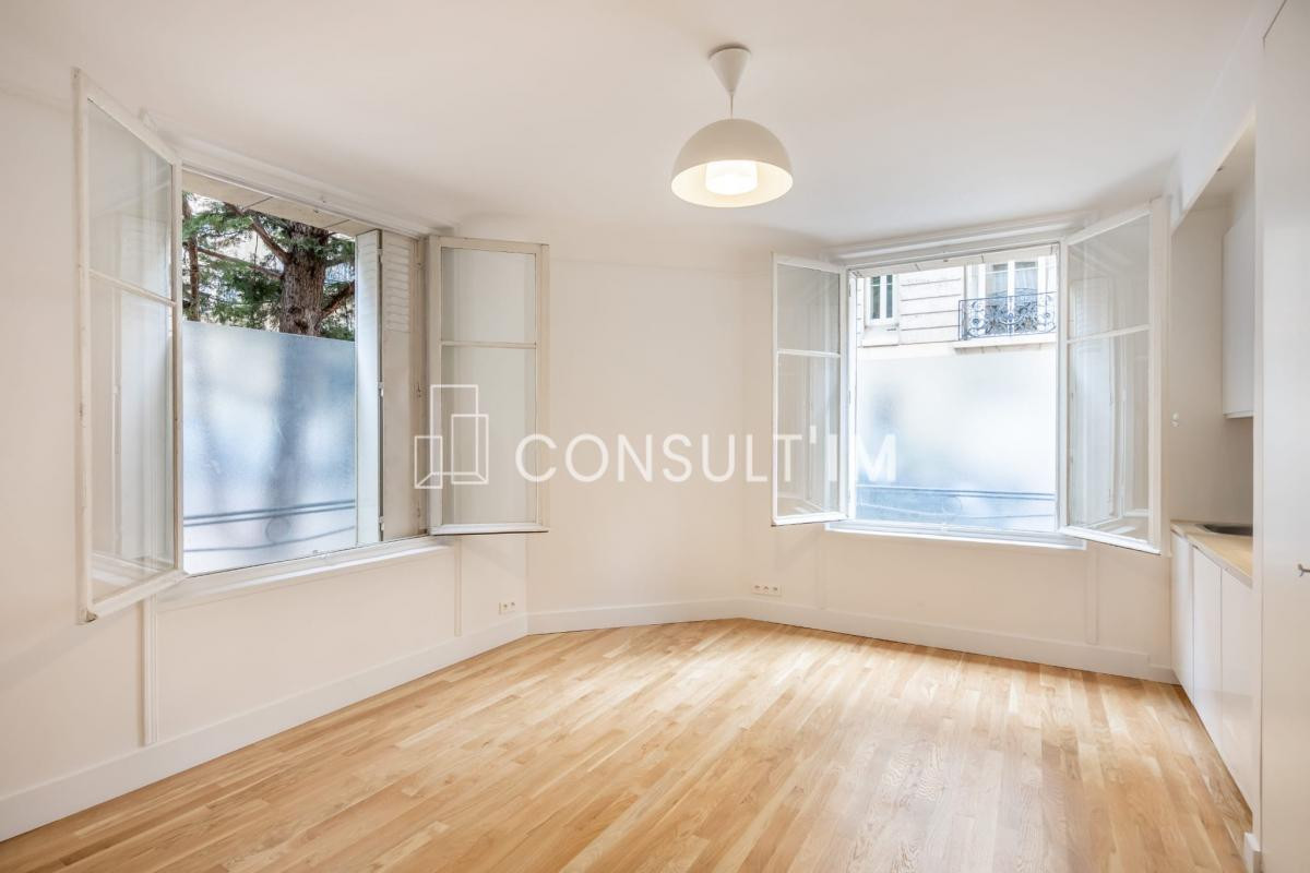 Métro passy - bureau sur impasse privée