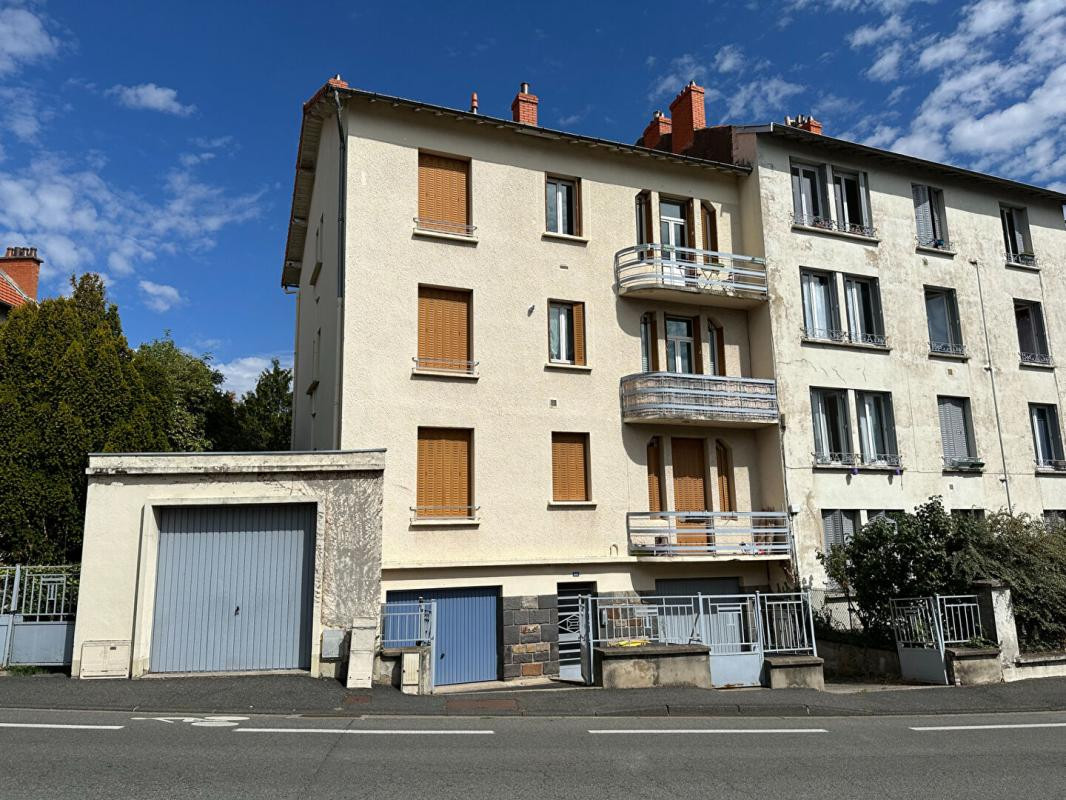 CLERMONT FERRAND, Immeuble  12 pièce(s) 253 m2, rapport 23300/an, jardin, garages, balcon 499800 FAI