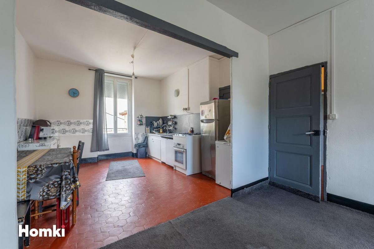 Immeuble composé de 3 appartements à Bellegarde