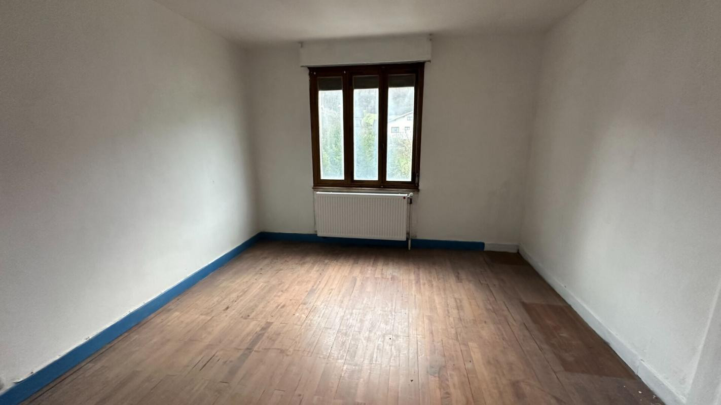 Immeuble de 4 appartements (dont 2 terminés)