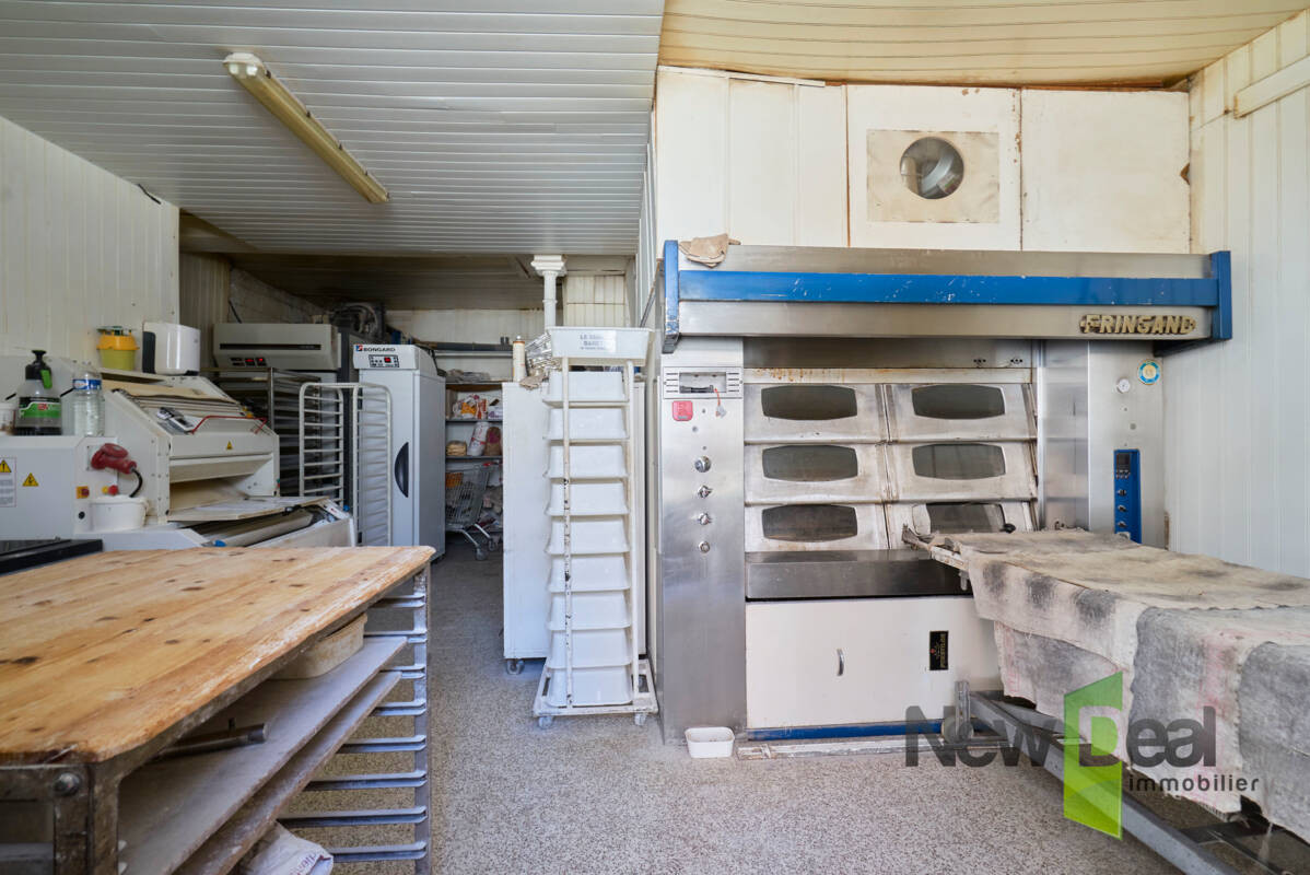 immeuble commercial + appartements à rénover