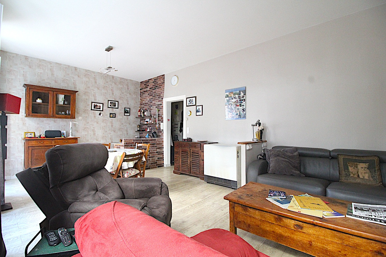 Paris 18e / Limite 17e — Idéal Cabinet Médical ou Paramédical (2 à 3 praticiens) — 450 000 €