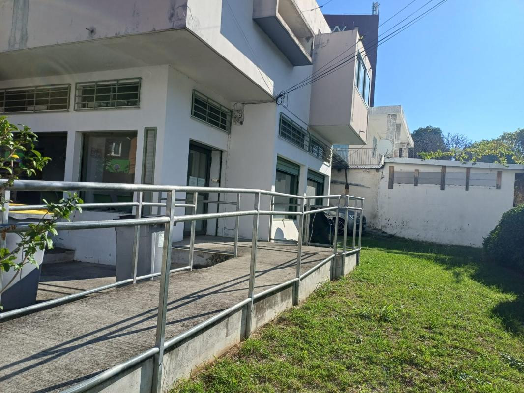 Local professionnel ou commercial 72 m²