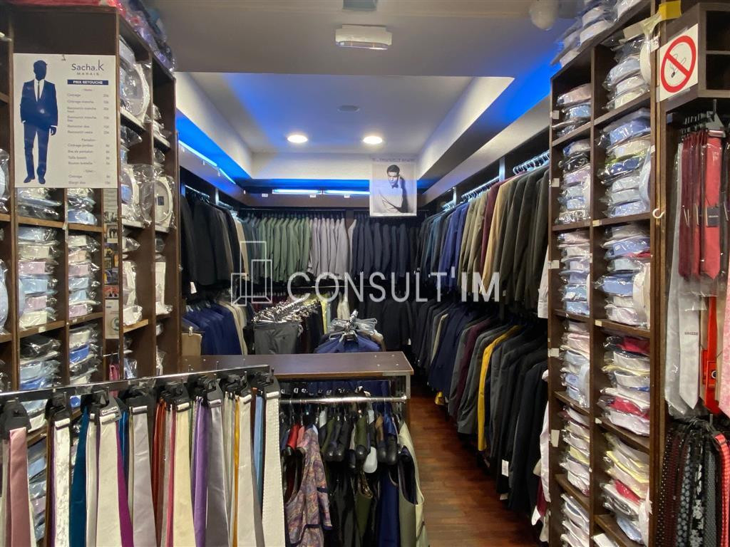 A louer, belle boutique de 272 m² environnement commerçant