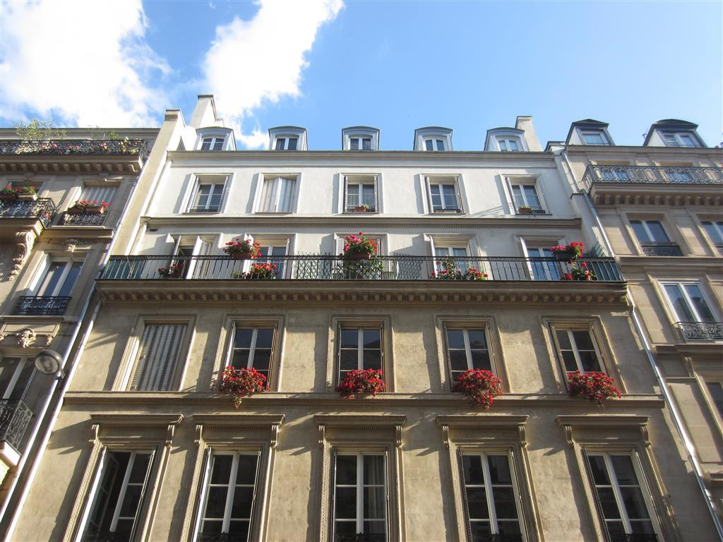 Bureaux à Saint-Lazare avec belle hauteur sous plafond