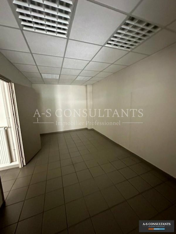 LOCAL COMMERCIAL-PROFESSIONNEL A LOUER