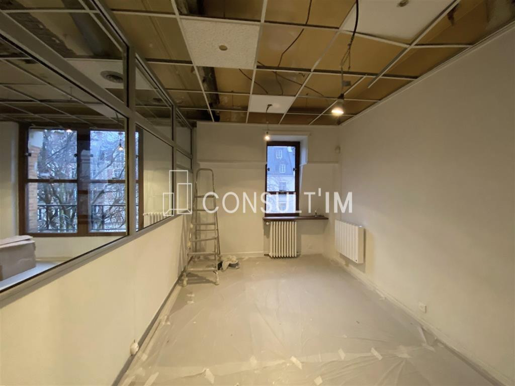 Bureaux en cours de rafraichissement en bail dérogatoire