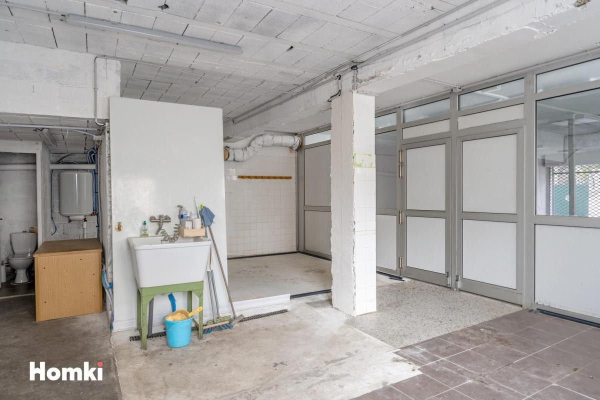 Belle Opportunité immeuble de 2 biens T6 de 250 m²  centre ville de Morières-lès-Avignon
