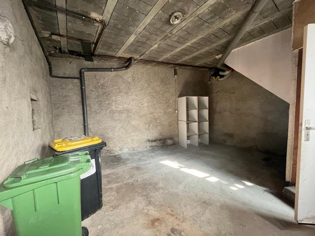 Immeuble de rapport 124m2 avec 2 appartements, GARAGE et CAVE