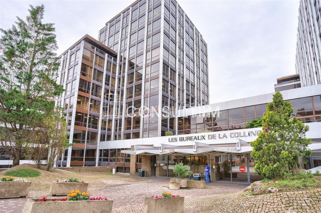 170Au pied de l'A13 et à proximité du métro Pont de St Cloud