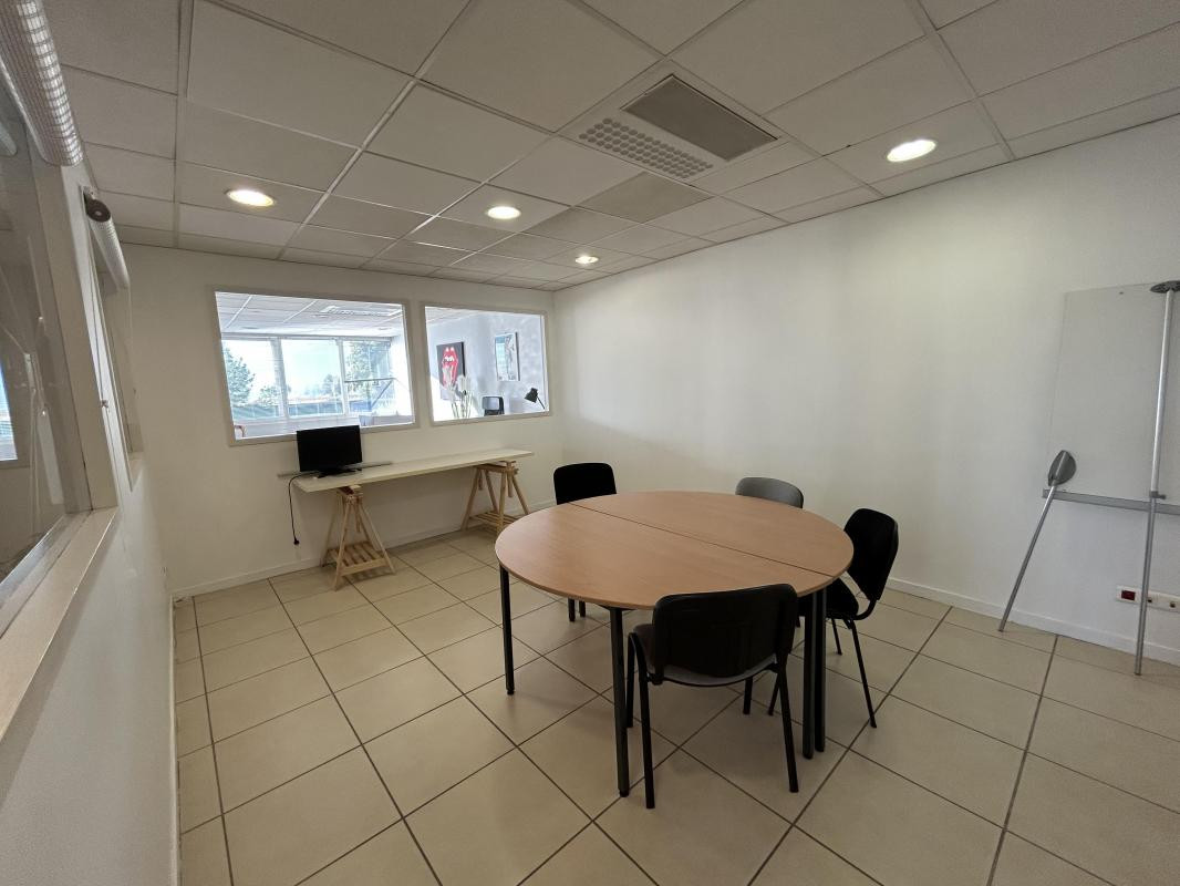 Vente - Bureau - 240 m² - 446 000 € - MONTBONNOT-SAINT-MARTIN