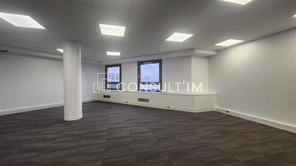A louer bureaux en bon état à la frontière entre Courbevoie et La Garenne Colombes