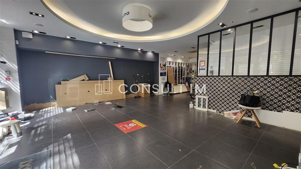 Sur le Boulevard Malesherbes, boutique bénéficiant d'un RDC de 97 m²