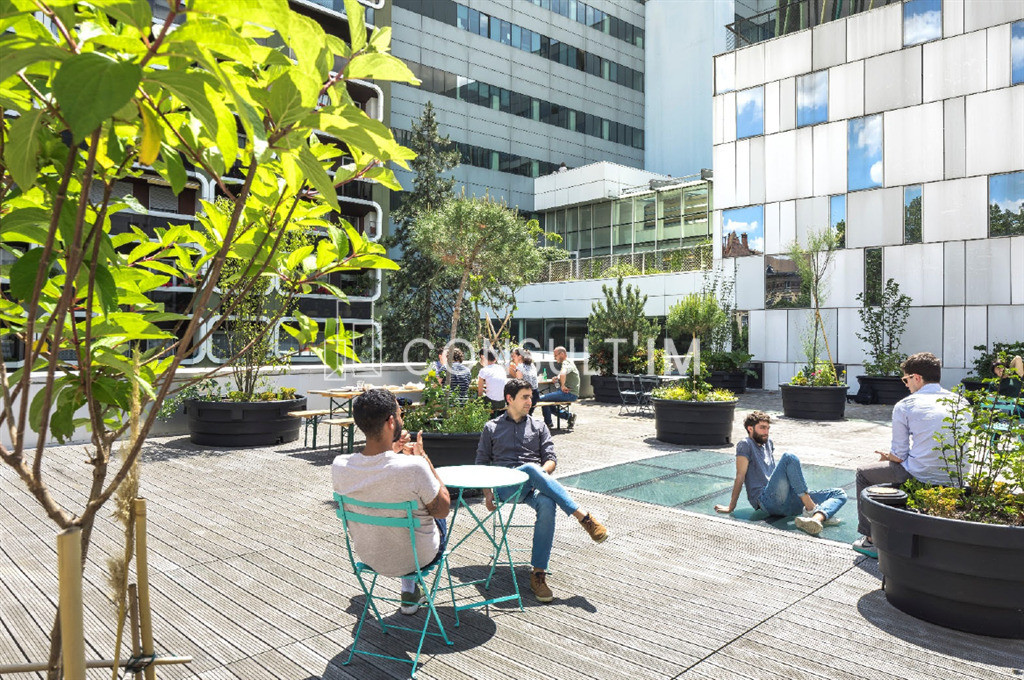 A louer bureaux en très bon état avec terrasse