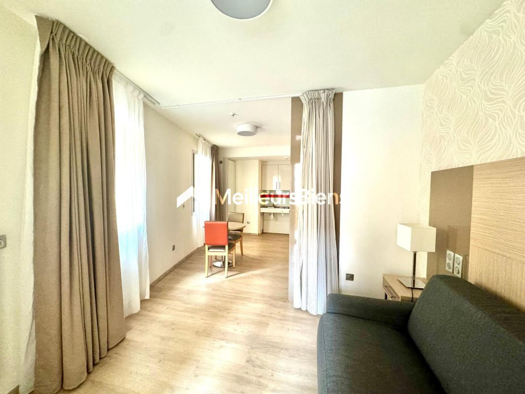 Fréjus centre ville- appartement au rez de chaussée à usage professionnel