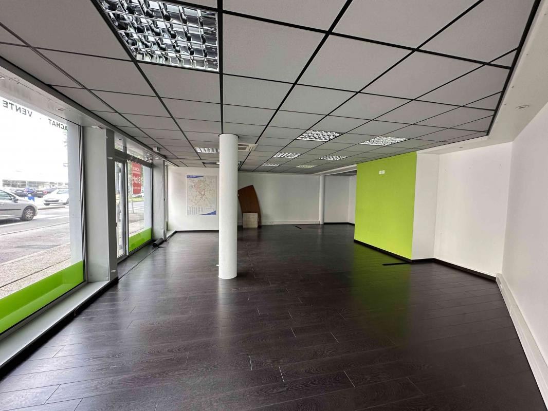 REZE-LES SORINIERES / Local commercial (Bureau / Commerce)