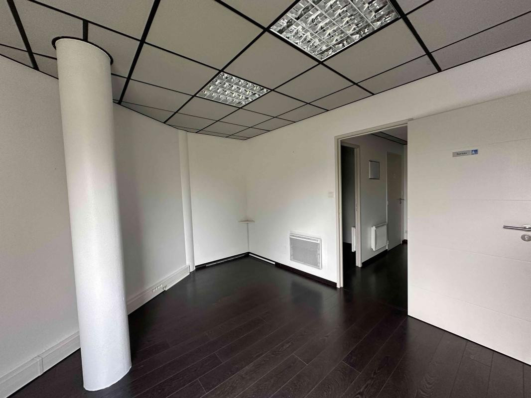 REZE-LES SORINIERES / Local commercial (Bureau / Commerce)