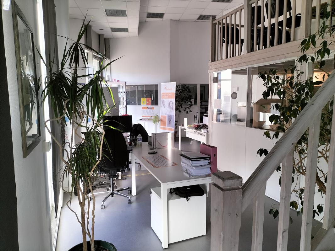 Local commercial T 90m² - Beauvais - 282 98 4 4