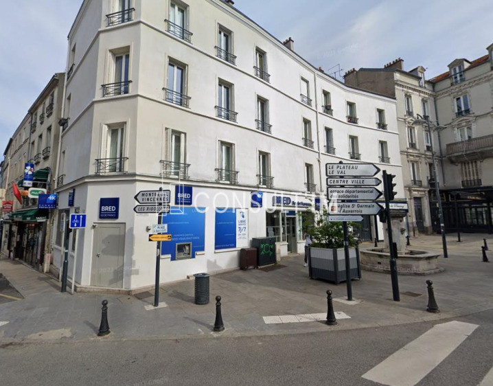 A vendre, commerces occupés, renta brute de 6,57 %