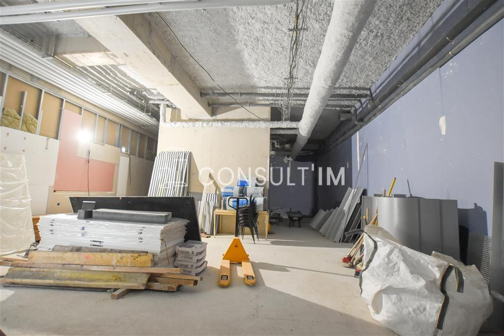 Porte de Clichy, local commercial de 171 m²