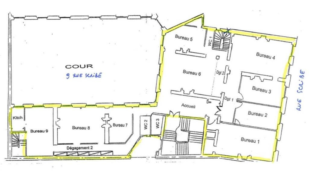 A deux pas de la Place de l'Opéra, bureaux de grand standing avec parquet, moulures et cheminées