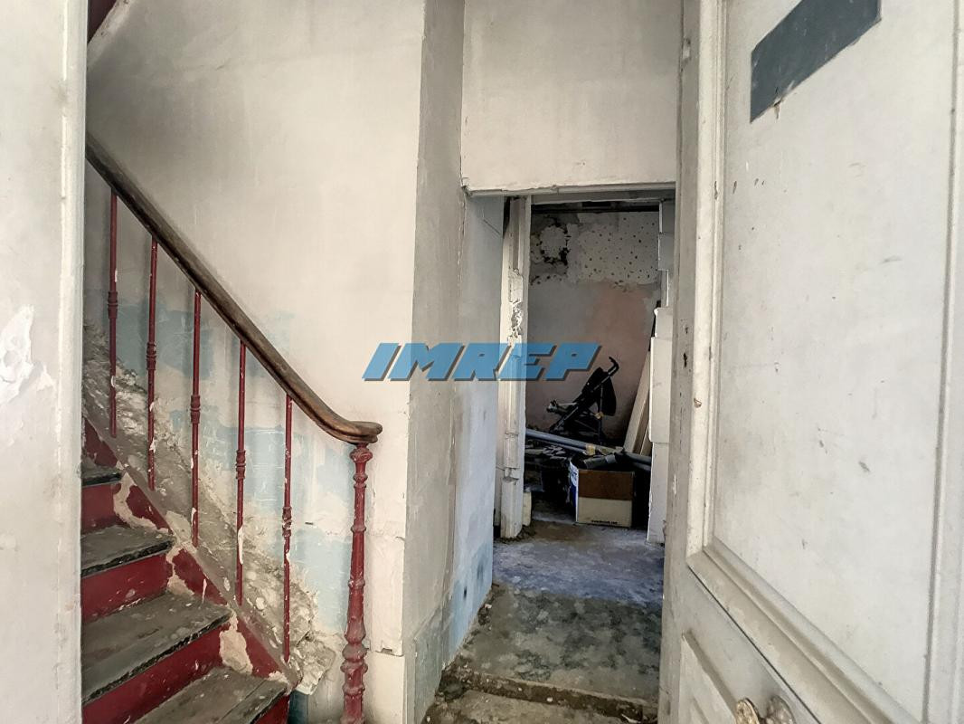 13014   502 m2 parcelle  Immeuble  de 154 m2 avec entrepot en fond de cour