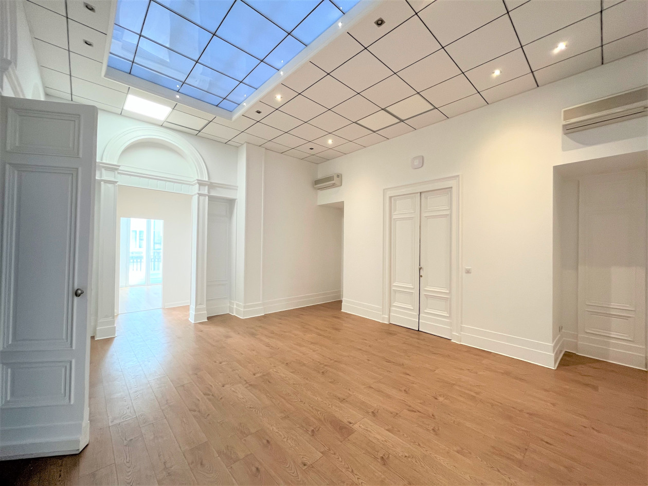 BORDEAUX CENTRE LOCATION BUREAUX RÉNOVÉS 265 M² AVEC EXTÉRIEUR