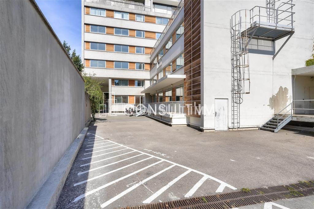 A proximité de Boulogne Jean Jaurès, à louer, bureaux de 245m²