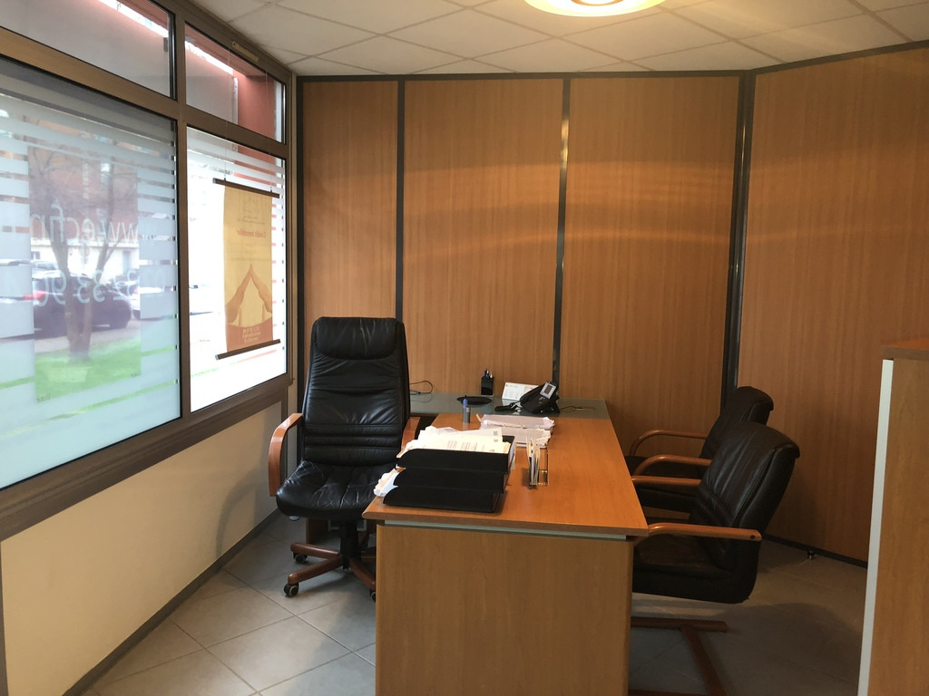 Locaux avec ERP avec forte visibilité en corner