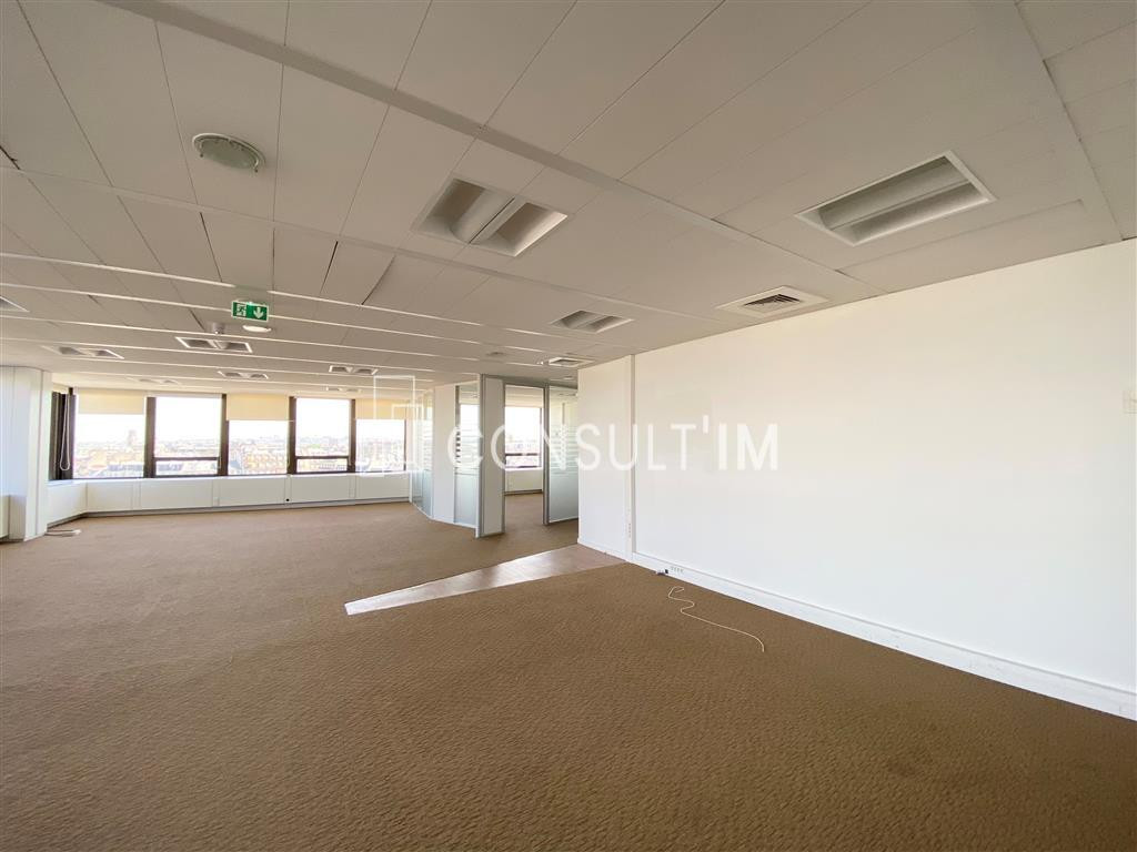 A louer bureaux dans la Tour Montparnasse