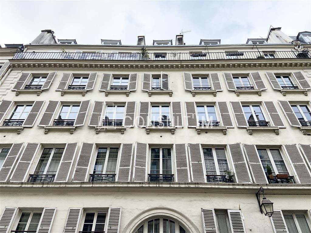 Bureau au calme sur cour avec verrière secteur Arts et Métiers / République