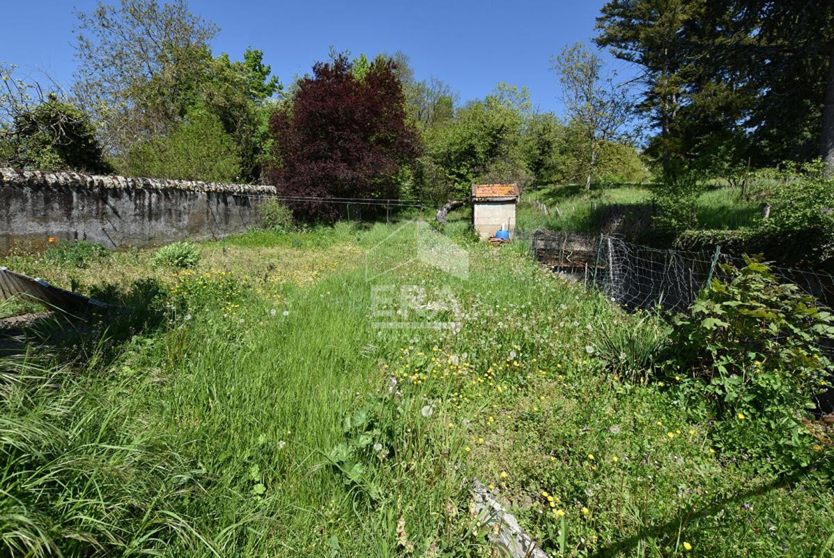 Immeuble, dépendances et terrain à vendre - Iguerande