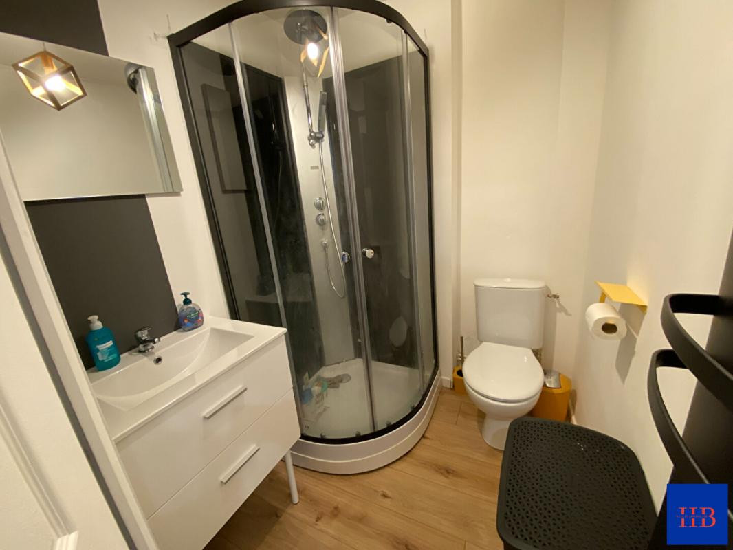 A VENDRE Immeuble avec 2 appartements rénovés Vire Normandie 4 pièce(s)