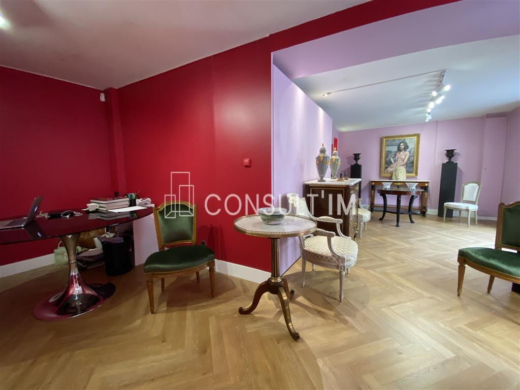 A louer rue Bonaparte une boutique
