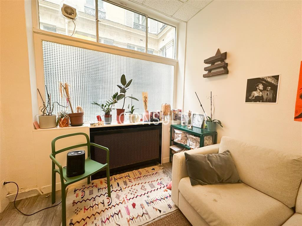 Bureaux de 41m² en rez-de-chaussée à louer sur une très jolie cour pavée