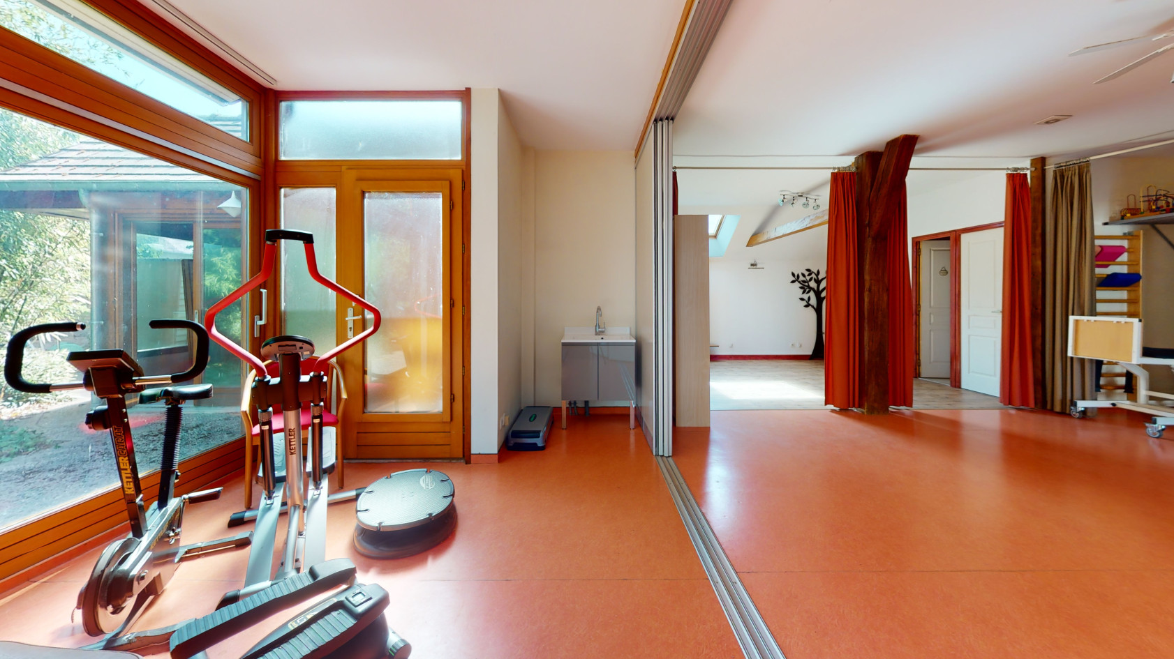 COURTENAY (45) - A VENDRE IMMEUBLE INDEPENDANT 130 M²