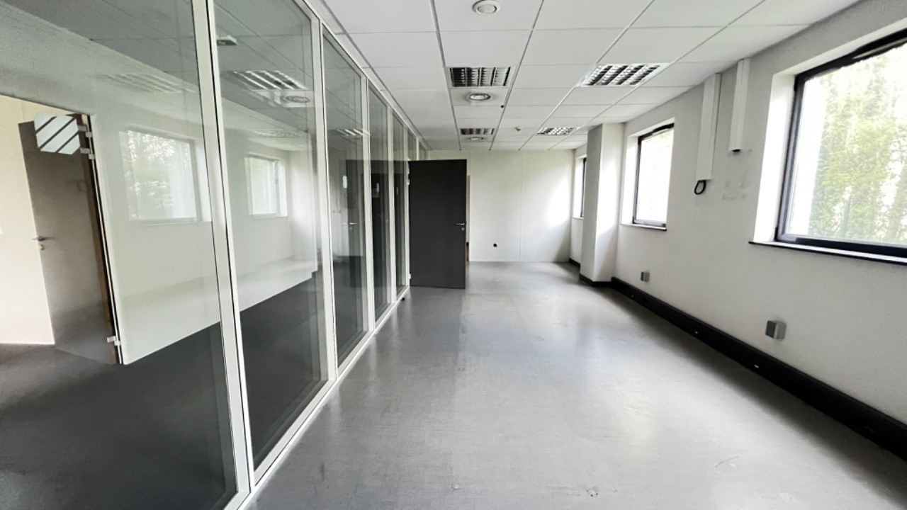 Plusieurs bureaux de 110 à 3000 m2