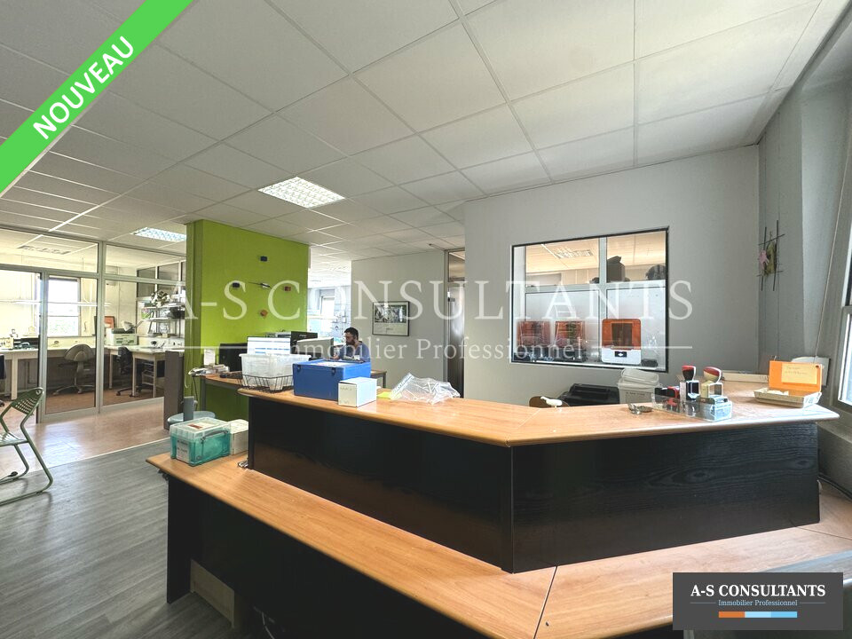 BUREAUX/ Local PROFESSIONNEL A VENDRE