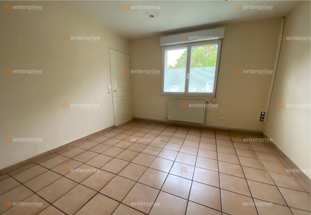 A LOUER - BUREAUX/ LOCAUX COMMERCIAUX - 110M2 - LIBERCOURT - RUE COMMERCANTE